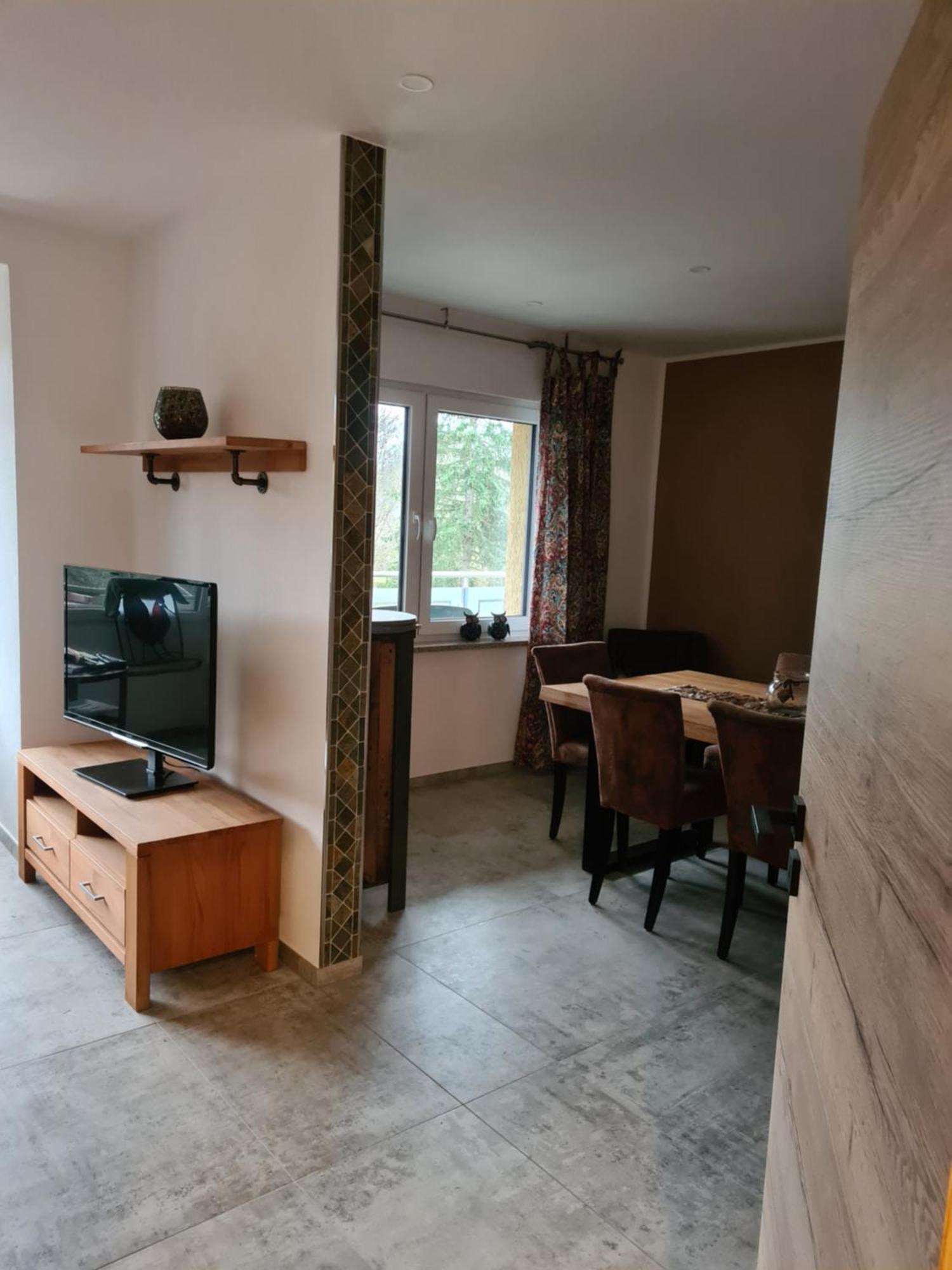 Ferienwohnung Burgblick Pelm Exteriör bild